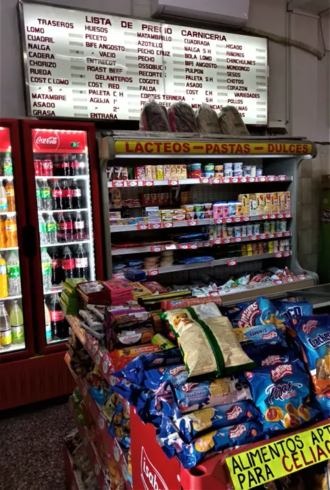 Frente de Carnicería el Hispano