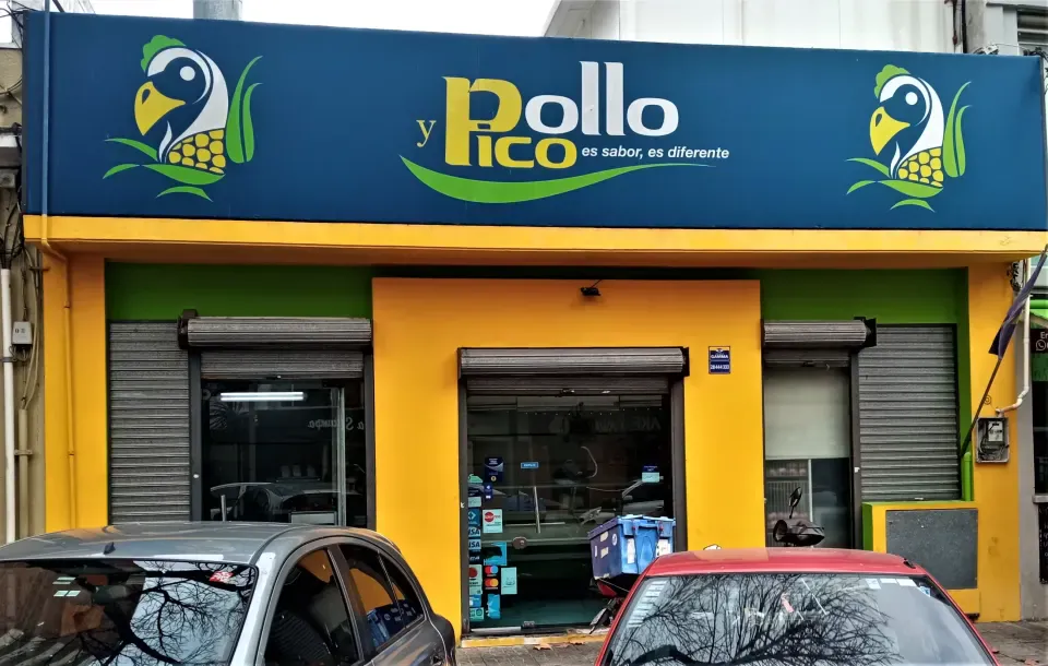 Frente de Pollo y Pico en Dr José Scoseria 2516